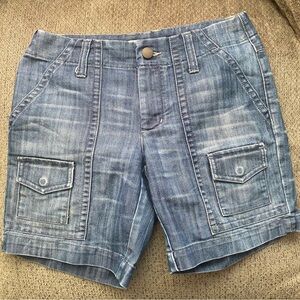 Cabi women’s jean shorts size 6